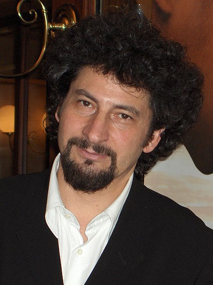 Radu_Mihaileanu_2005-2_(cropped)