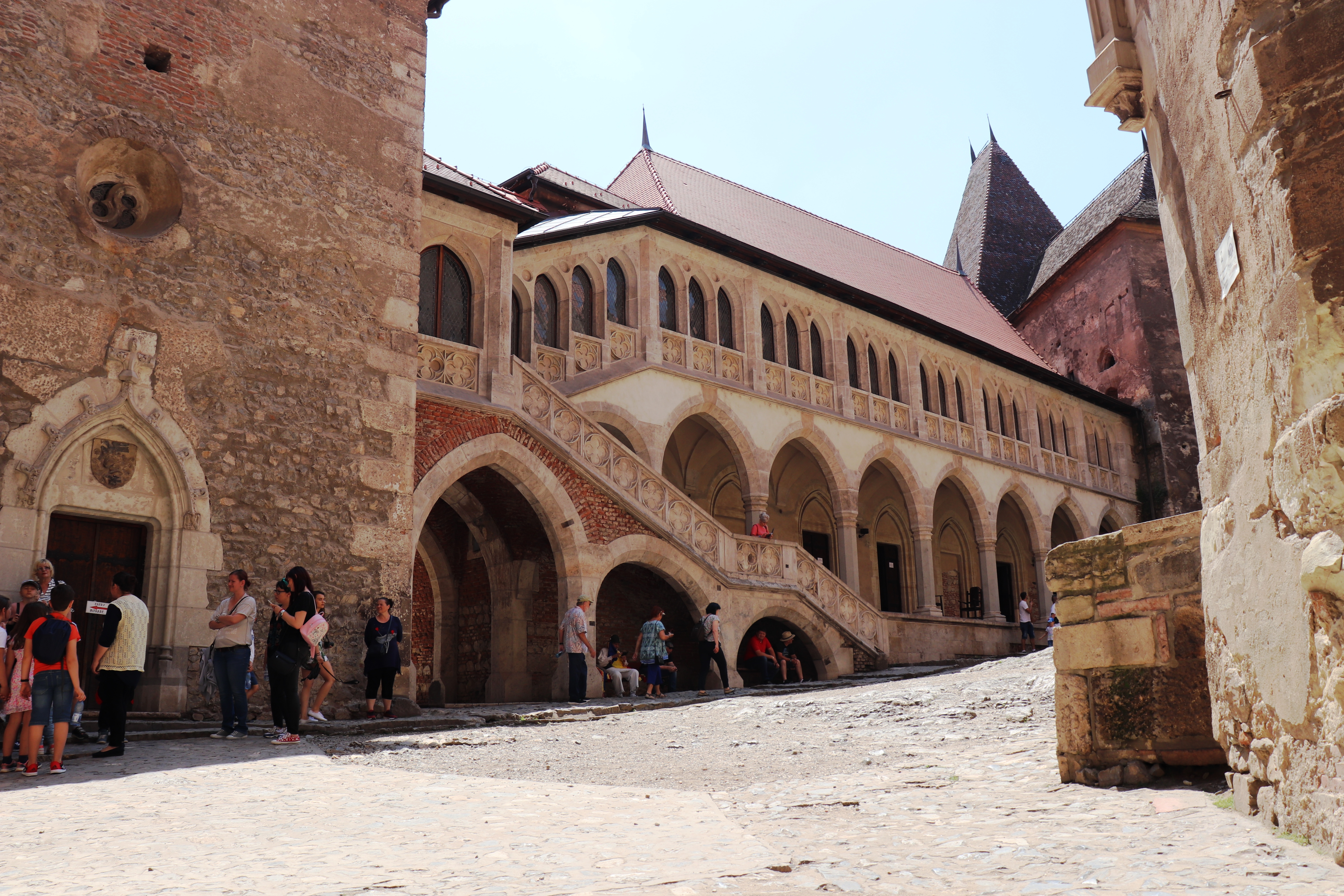 la cour des Corvin, Hunedoara, Roumanie
