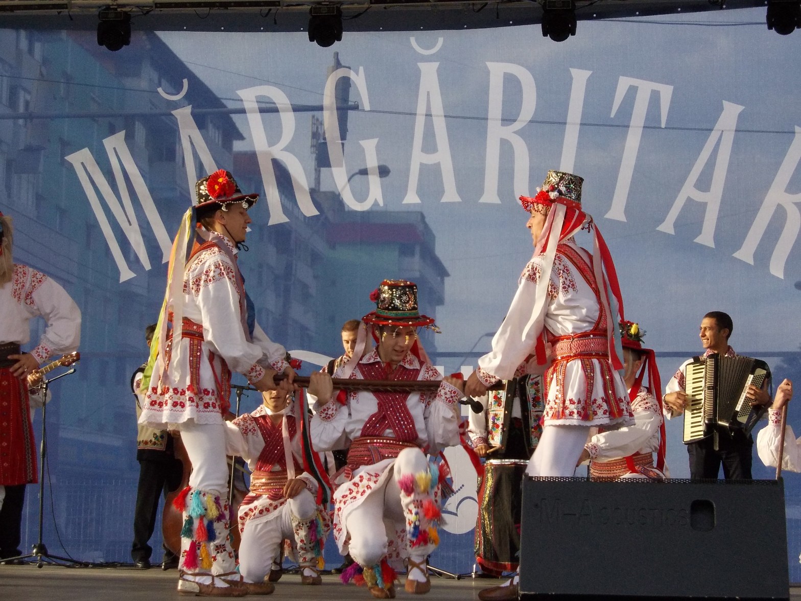 danse traditionnelle roumaine