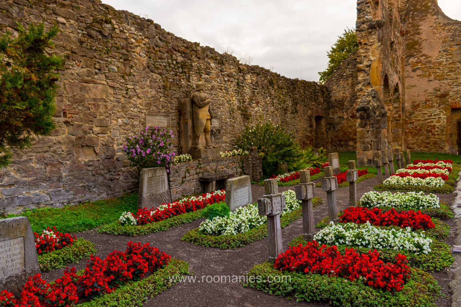 cimetière l'abbaye de Cârța Roumanie